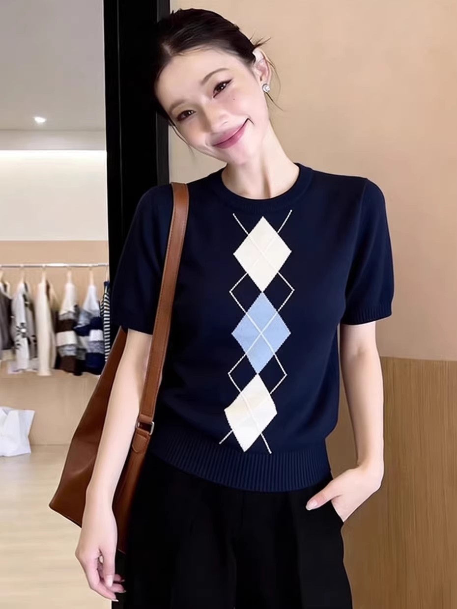 Embroidery Unique Design - Top da donna a maniche corte
