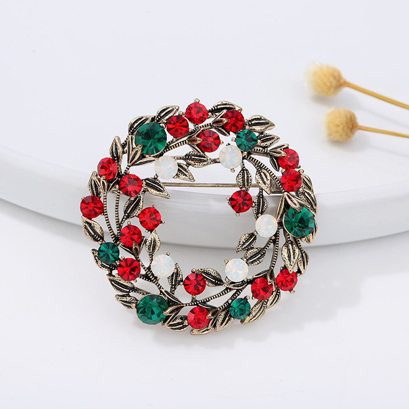 Spilla gioielli serie natalizi - Embroidery Alphabet recensione e prezzo