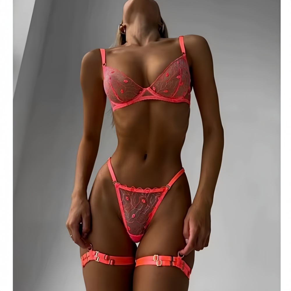 Set di tre pezzi di lingerie s - Embroidery Lips recensione e prezzo